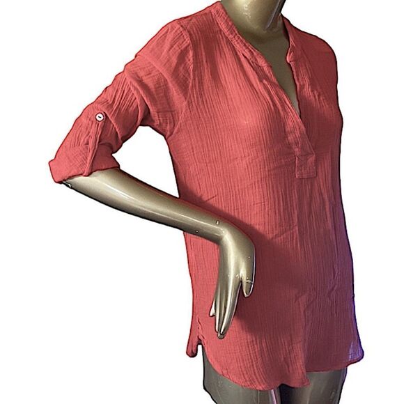 Melon red crinkle gauzy tunic top. Crew neck, pullover. Sleeve can button up 3/4 - Picture 1 of 12